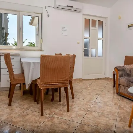 Apartments Slavko * Rogoznica (Sibenik-Knin)